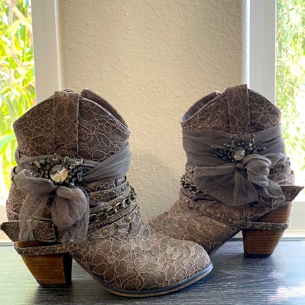 Laced Western booties